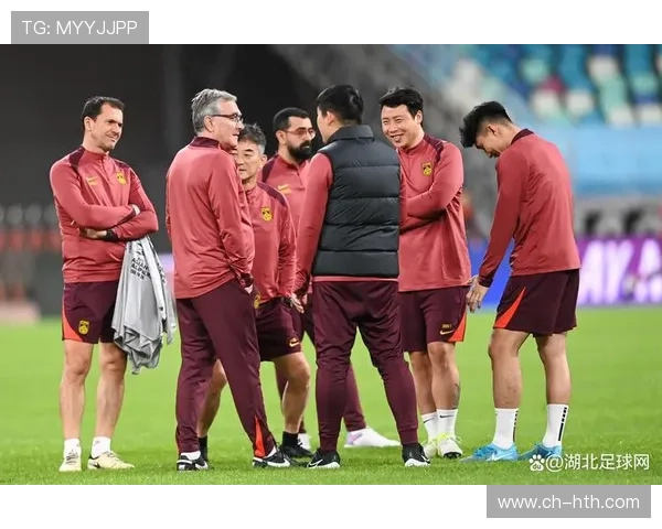 国足世预赛关键战临近主帅调整阵容力争小组出线并寄望年轻球员爆发